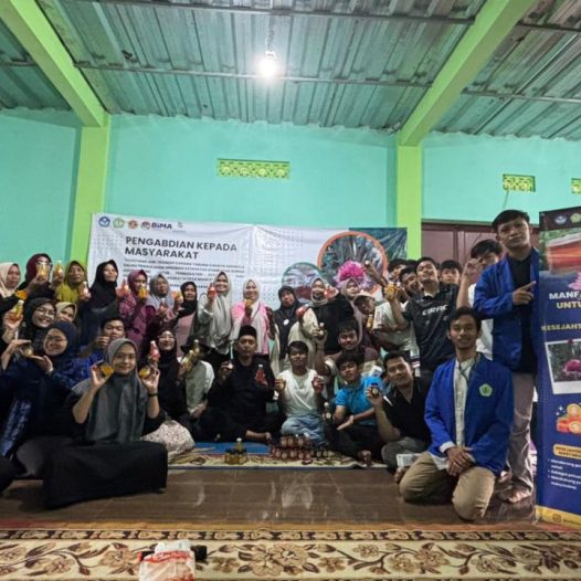 Coaching dan Training Karang Taruna Cahaya Mandala dalam Pengelolaan Minuman Kesehatan Kombucha Bunga Kecombrang untuk Peningkatan Kesehatan dan Kesejahteraan Masyarakat di Desa Mandalawangi